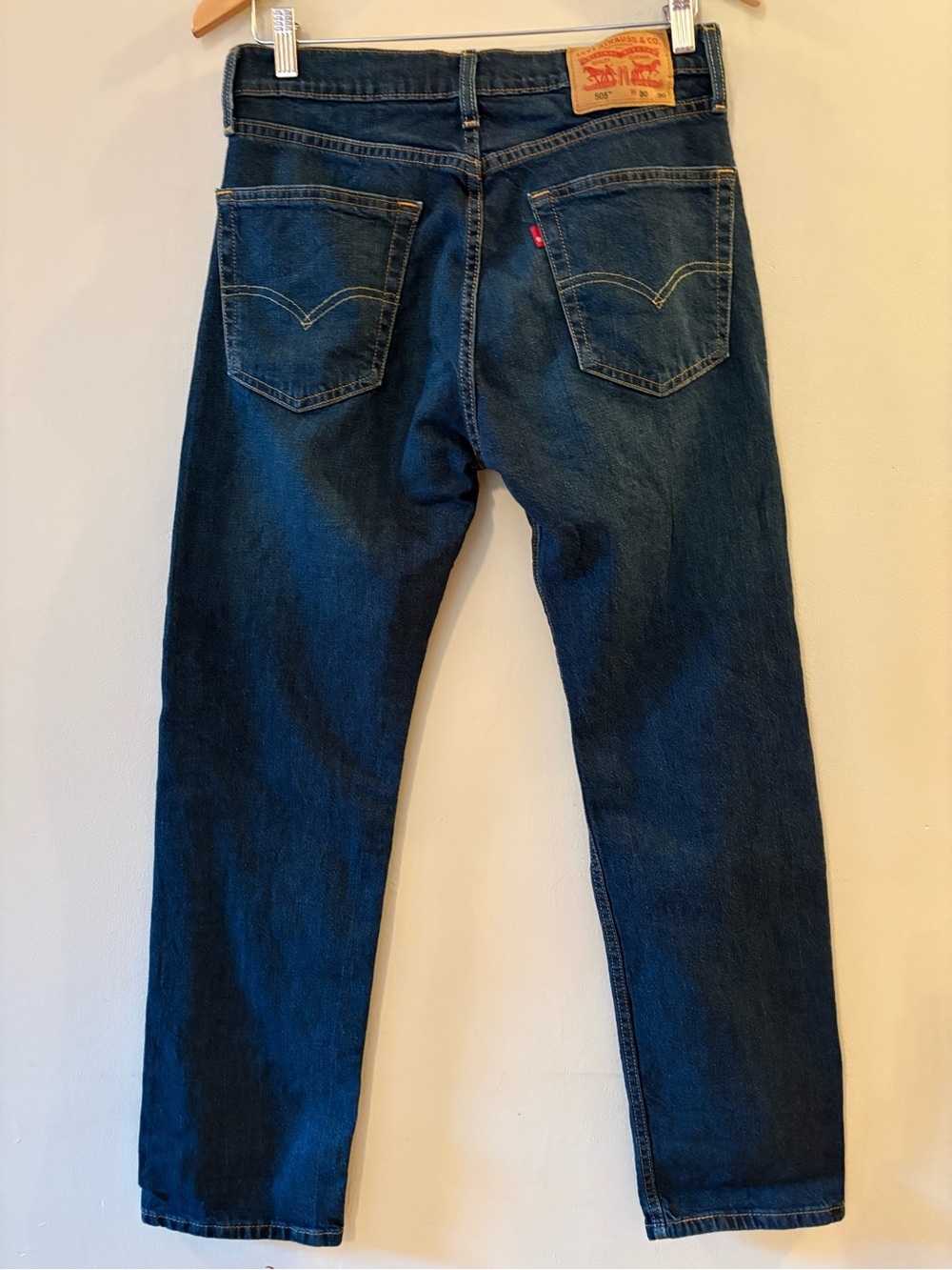 Levi’s 505 Regular Fit Straight Leg Jeans Dark Blue, Men’s Size 30x30.